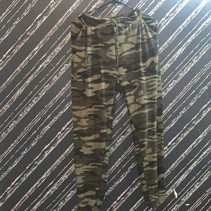 URBAN OUTFITTERS STREETWEAR SOCIETY